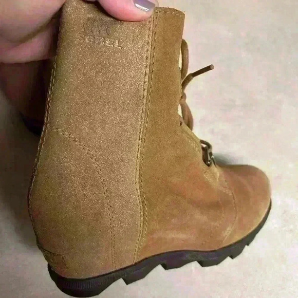 Sorel booties women’s size 5 with glitter detail - Picture 3 of 5